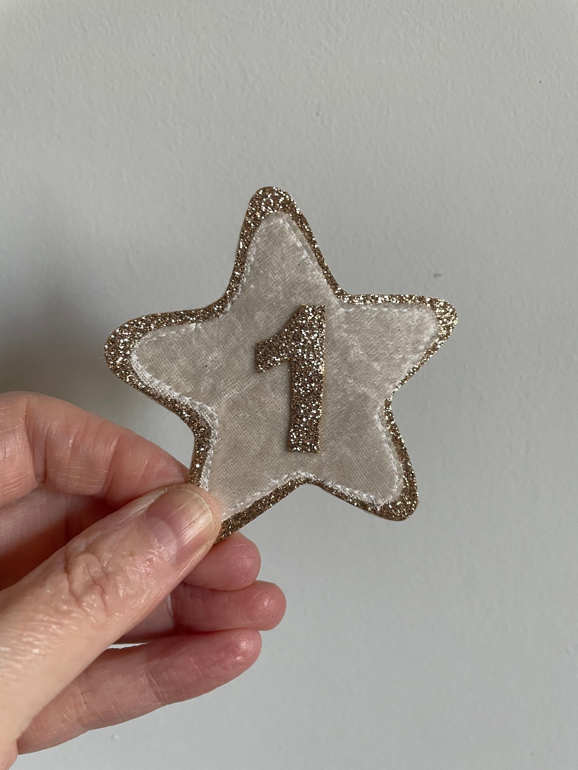 Silver or Gold Birthday Badges|glitter birthday badge|star birthday badge|personalised birthday badge|Children birthday badges