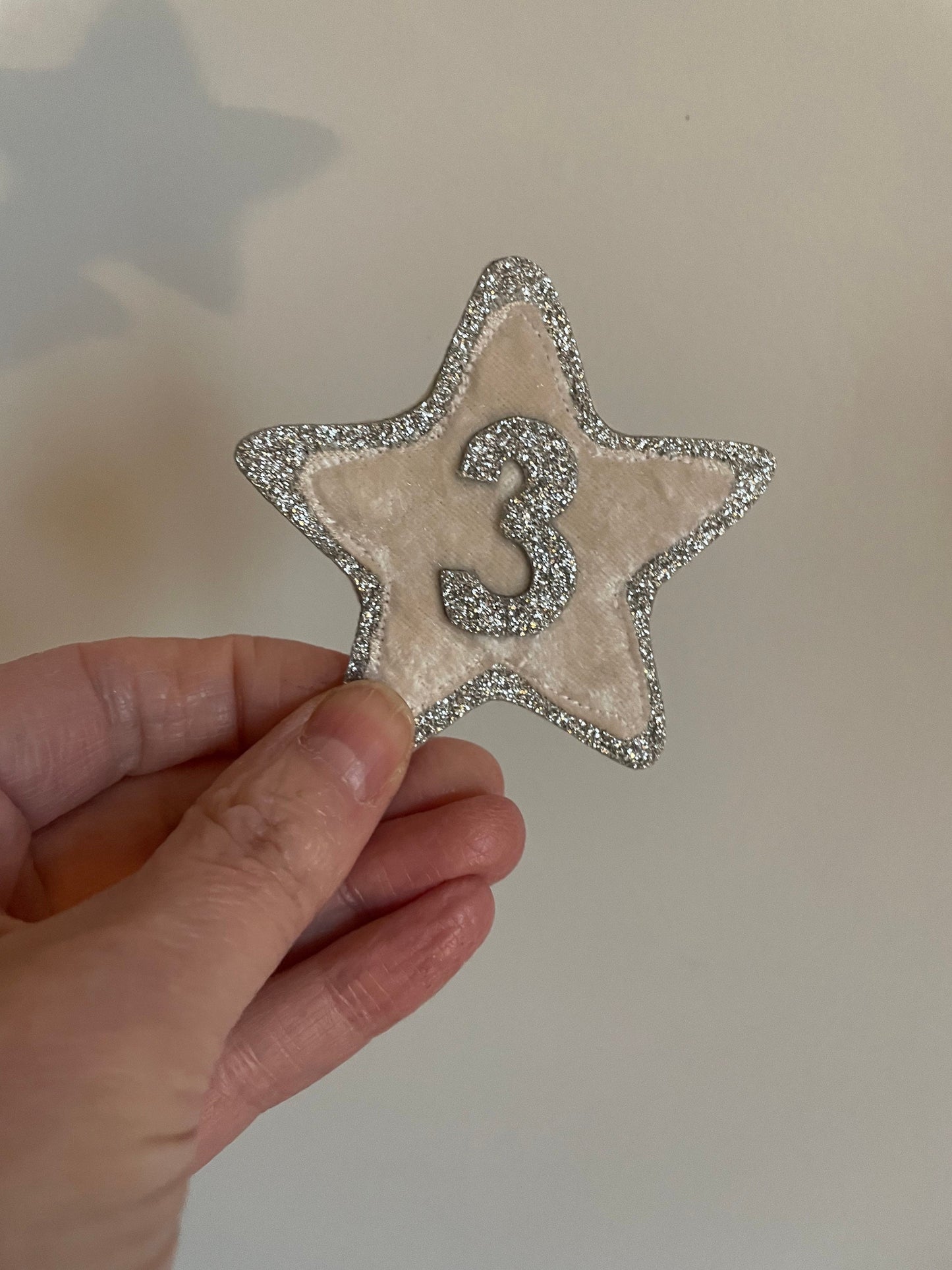 Silver or Gold Birthday Badges|glitter birthday badge|star birthday badge|personalised birthday badge|Children birthday badges
