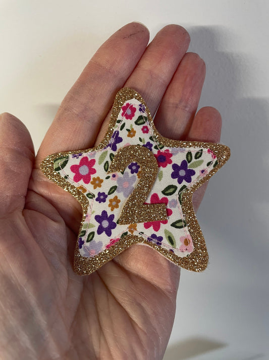 Personalised Birthday badges/ gold or silver glitter. A choice of 2 types of printed fabric. Children's birthday badge