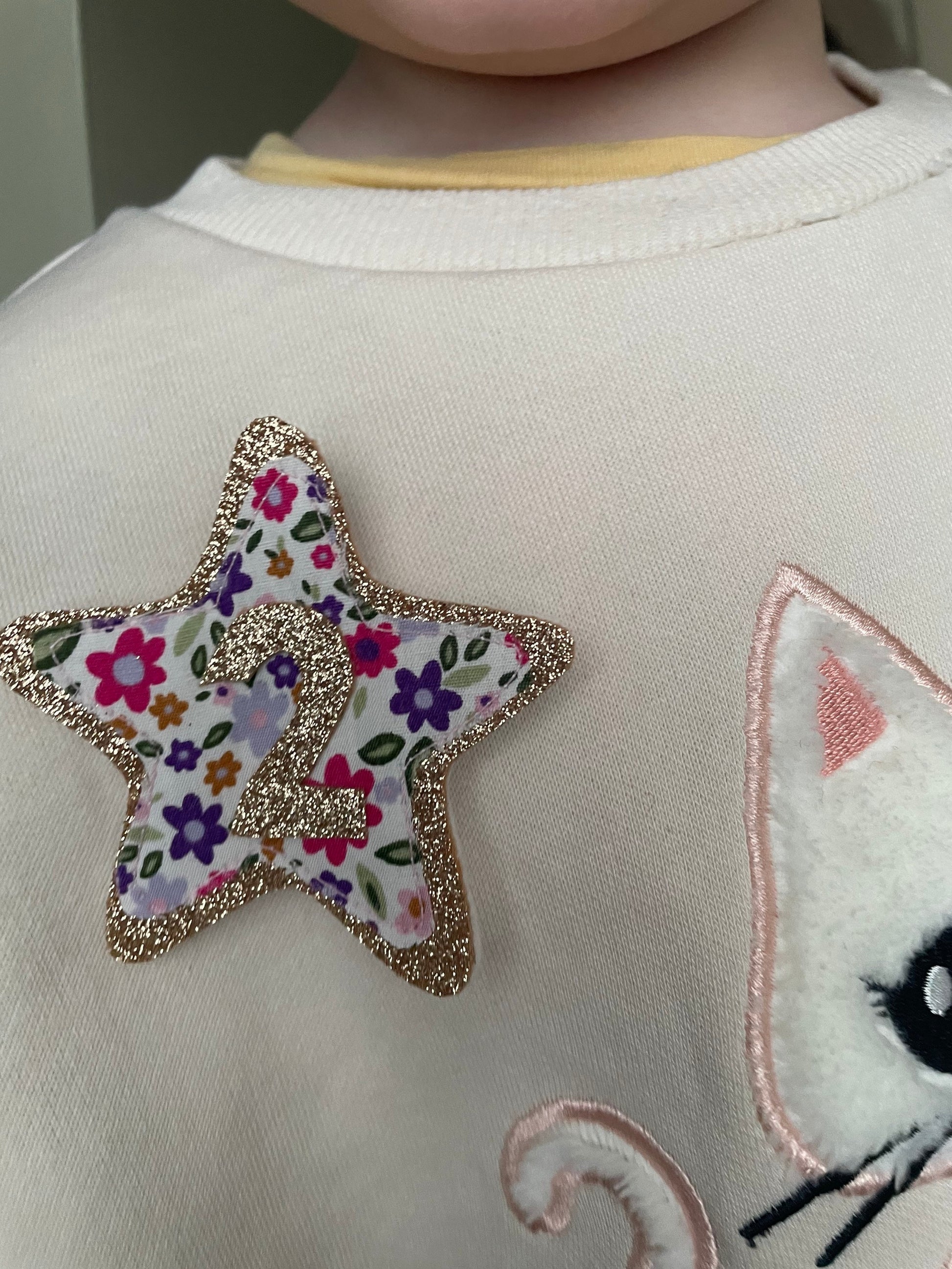 Personalised Birthday badges/ gold or silver glitter. A choice of 2 types of printed fabric. Children's birthday badge