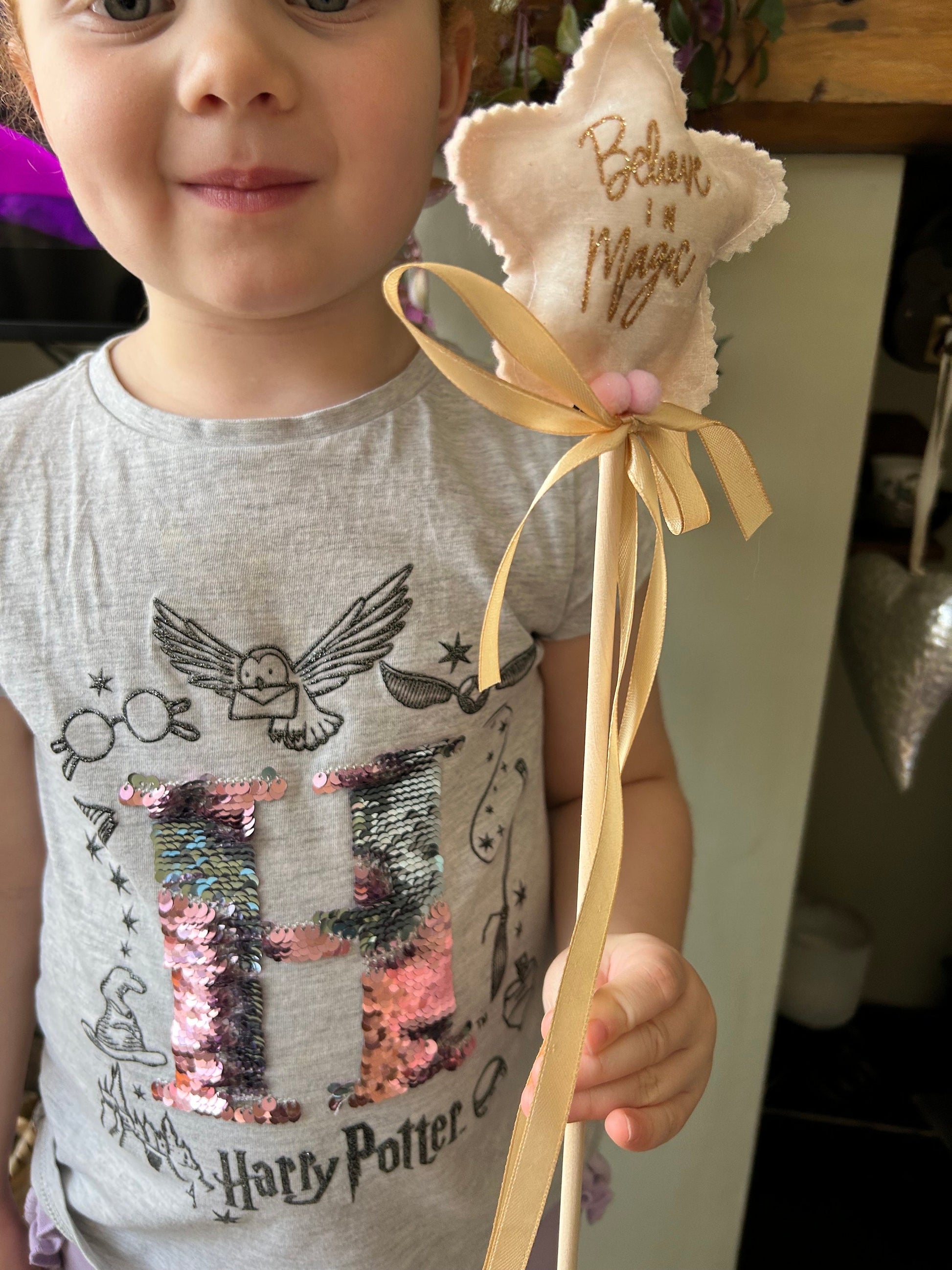 Christmas wands why not spread some magic this Christmas. It makes an ideal gift or to add to their Christmas Eve box.