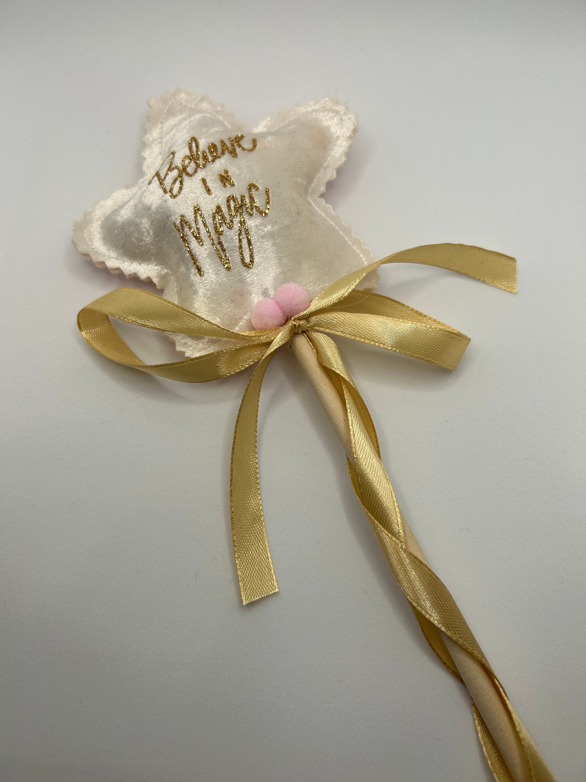 Christmas wands why not spread some magic this Christmas. It makes an ideal gift or to add to their Christmas Eve box.
